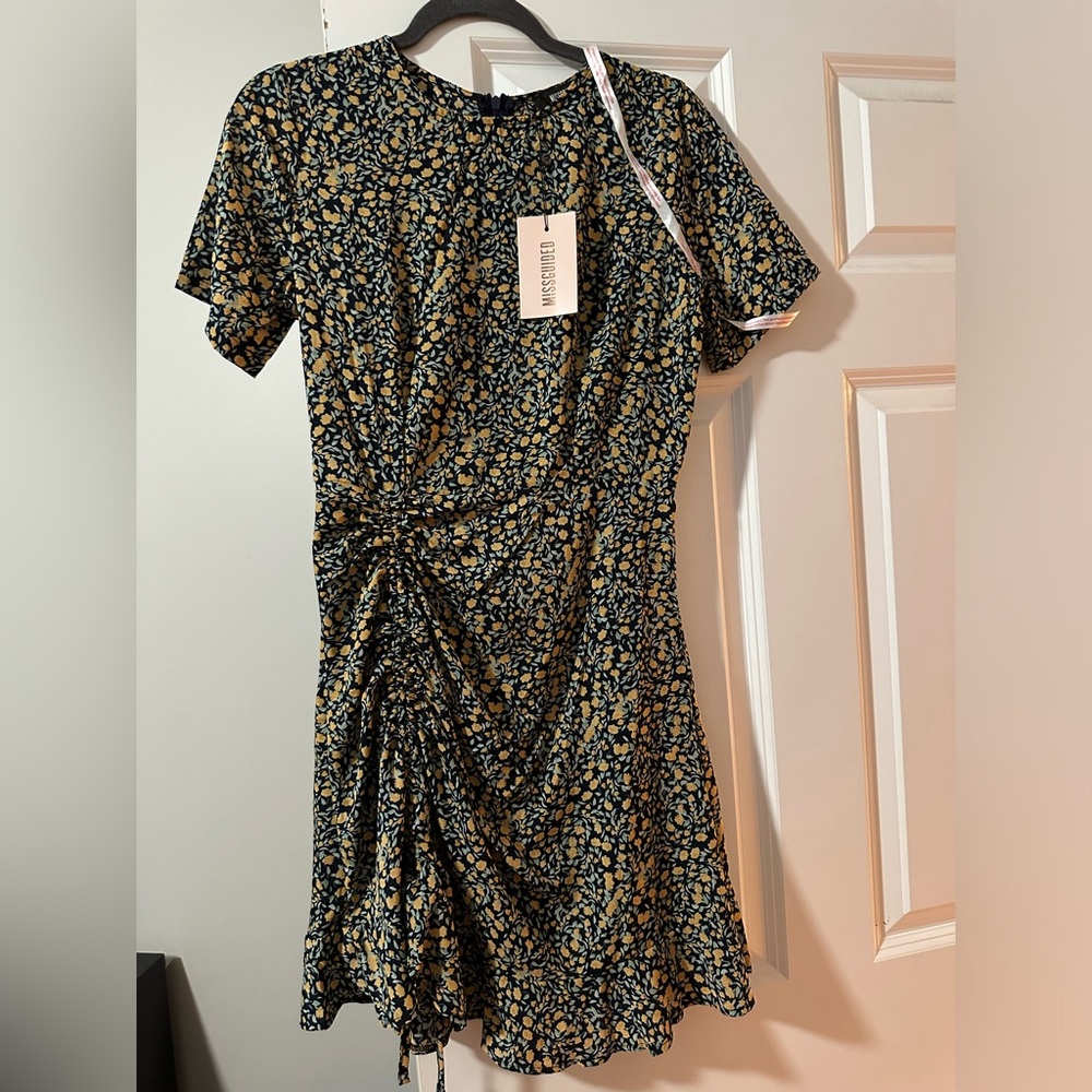 3 for $22 ⭐️ NWT Missguided Ruched Side Tea Floral Dress